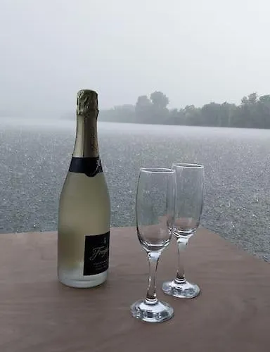 Riverboat-rhein-main Ferienloft بوتيل *